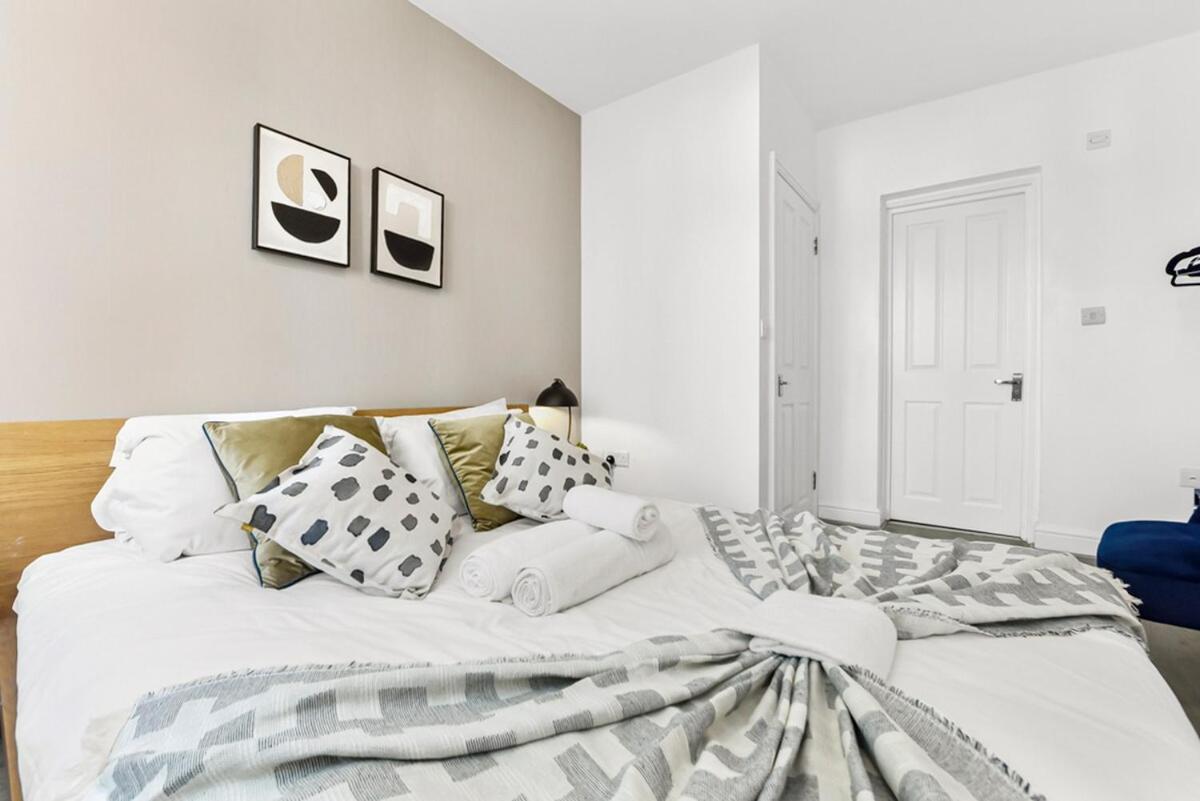 Charming 3br Flat With Ensuite Master And Balcony Appartamento *