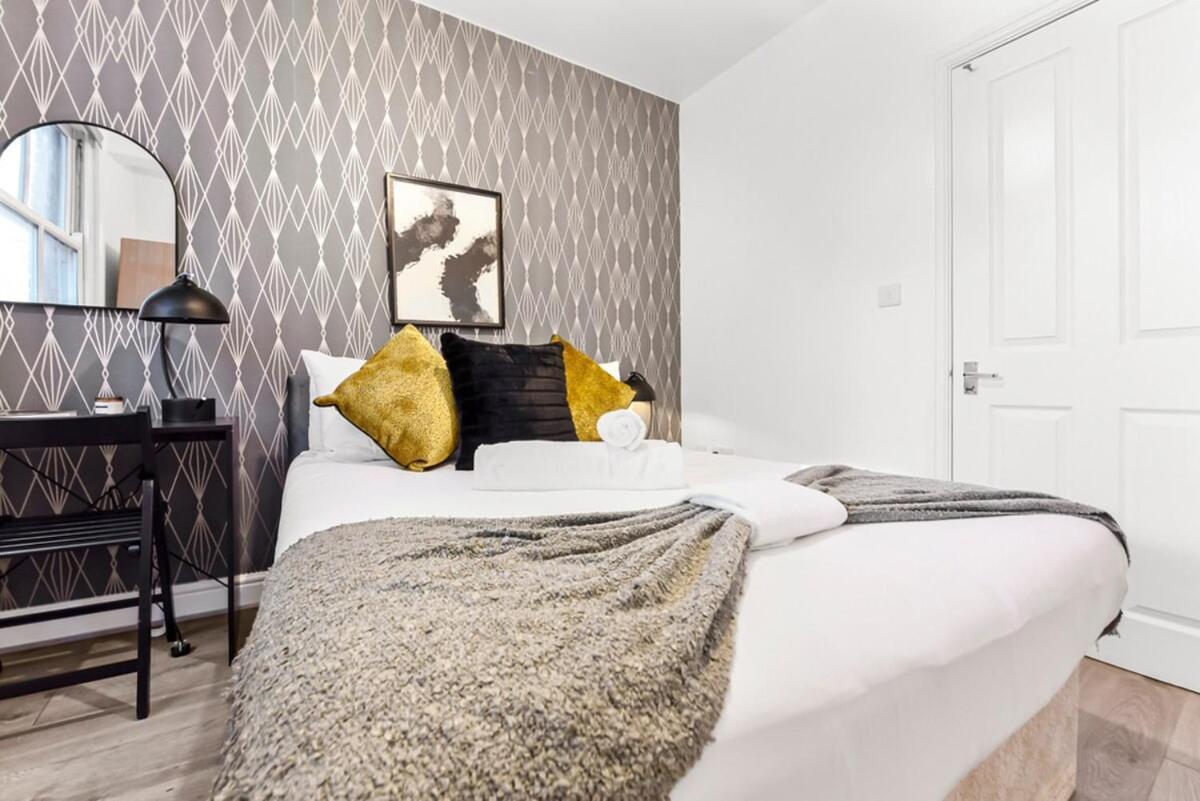 Charming 3br Flat With Ensuite Master And Balcony Appartamento Londra